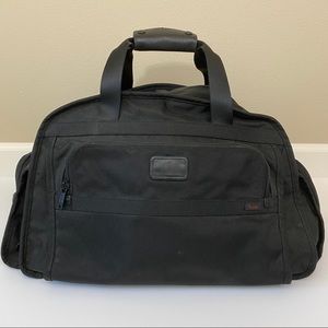 tumi boulder duffel